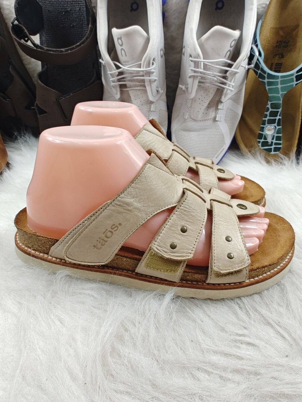 Taos Magnificent Tan Leather Thong Sandals Adjustable Footbed Women EU 40 US 9 - Picture 5 of 11